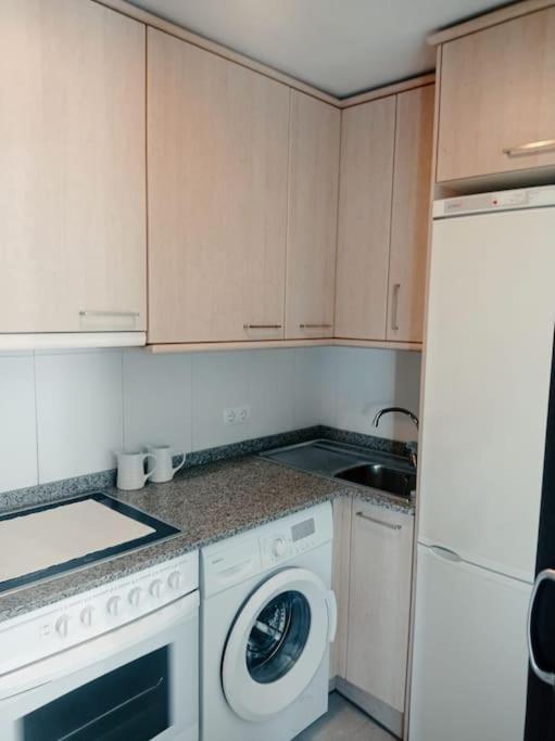 ウエスカAcogedor Apartamento Con Piscina Y Garajeアパートメント エクステリア 写真