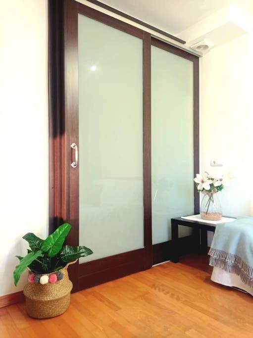 ウエスカAcogedor Apartamento Con Piscina Y Garajeアパートメント エクステリア 写真